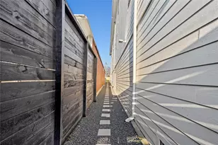 1716 23rd St, Galveston, TX 77550 - Photo 28