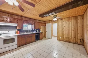 6743 Rainbow Ln, Port Arthur, TX 77642 - Photo 18