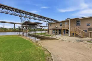 6743 Rainbow Ln, Port Arthur, TX 77642 - Photo 4