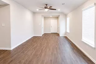 5127 Shelby Katherine Dr, Rosharon, TX 77583 - Photo 2