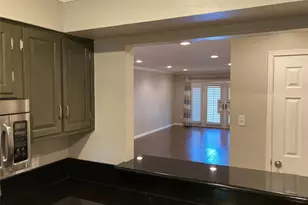 881 Wax Myrtle Ln, Houston, TX 77079 - Photo 16