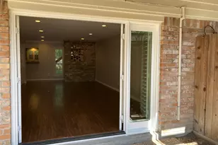 881 Wax Myrtle Ln, Houston, TX 77079 - Photo 4