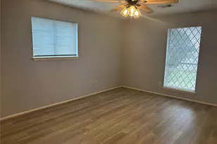 402 Oak Harbor Dr, Houston, TX 77062 - Photo 14