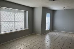 402 Oak Harbor Dr, Houston, TX 77062 - Photo 6