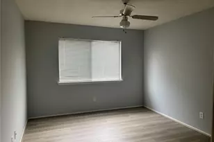 402 Oak Harbor Dr, Houston, TX 77062 - Photo 20