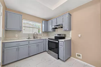 12614 Rio Bravo Street, Rosharon, TX 77583 - Photo 8