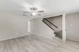 2521 Crosstimbers St, Huntsville, TX 77320 - Photo 6
