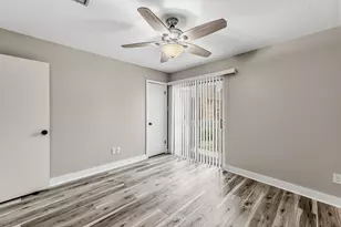 2521 Crosstimbers St, Huntsville, TX 77320 - Photo 18
