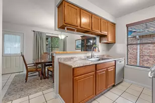 10114 Roseberry Dr, La Porte, TX 77571 - Photo 10
