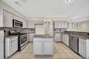 3923 Oakwood Dr N, Pearland, TX 77581 - Photo 14