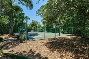 201 Vanderpool Ln, Houston, TX 77024 - Photo 44