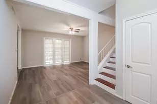 201 Vanderpool Ln, Houston, TX 77024 - Photo 6