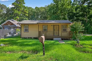 109 Meadows St, Cleveland, TX 77328 - Photo 2