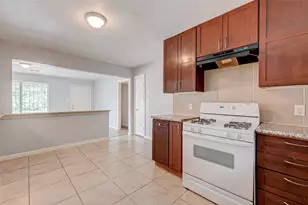 7658 Belbay St, Houston, TX 77033 - Photo 6