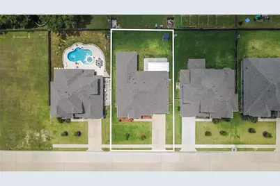 1577 Elm Court, Angleton, TX 77515 - Photo 40