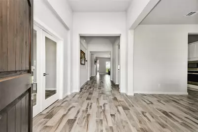 1577 Elm Court, Angleton, TX 77515 - Photo 4