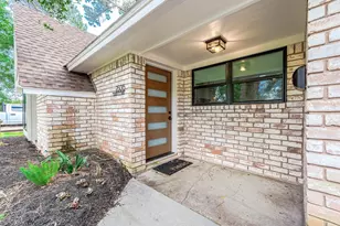 2506 Swan Ct, Houston, TX 77058 - Photo 2