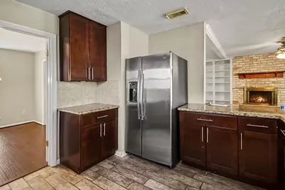 13830 Oakwood Lane, Sugar Land, TX 77498 - Photo 14