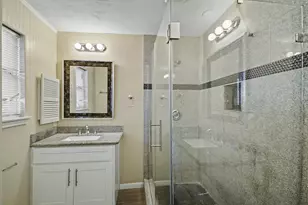 13830 Oakwood Ln, Sugar Land, TX 77498 - Photo 24