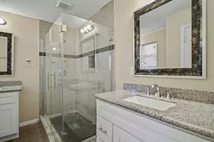 13830 Oakwood Ln, Sugar Land, TX 77498 - Photo 18