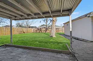 13830 Oakwood Ln, Sugar Land, TX 77498 - Photo 26