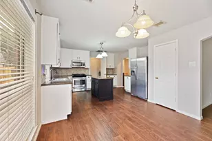 9135 Eaglecove Dr, Houston, TX 77064 - Photo 2