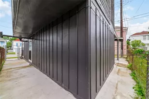 1611 19th St, Galveston, TX 77550 - Photo 30