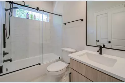 5309 Donovan Gardens Lane, Houston, TX 77091 - Photo 16