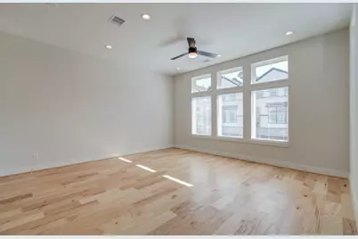 5309 Donovan Gardens Lane, Houston, TX 77091 - Photo 6