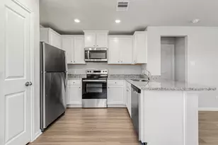 8319 Sunberry Shadow Dr, Houston, TX 77016 - Photo 2