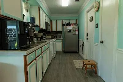 2319 Goldenrod Street, Highlands, TX 77562 - Photo 8