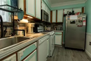 2319 Goldenrod St, Highlands, TX 77562 - Photo 10
