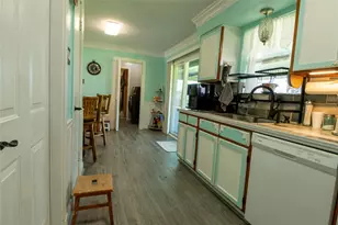 2319 Goldenrod St, Highlands, TX 77562 - Photo 12