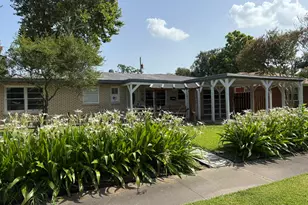 427 22nd Ave N, Texas City, TX 77590 - Photo 1