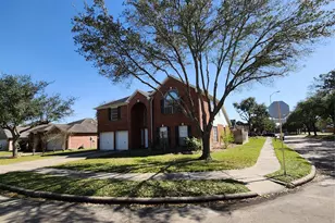 14335 Berrington Dr, Houston, TX 77083 - Photo 32