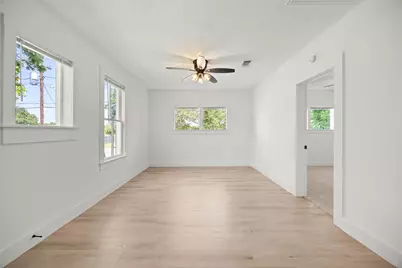 620 S Bell Street, Bellville, TX 77418 - Photo 6