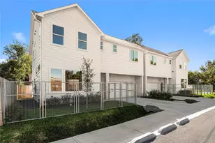 1702 Bringhurst St, Houston, TX 77020 - Photo 2