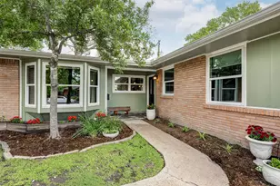 722 Azaleadell Dr, Houston, TX 77018 - Photo 2