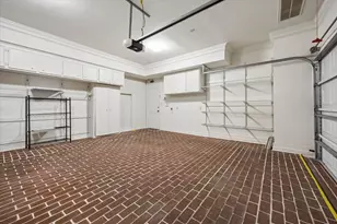 1 Pine Briar Cir, Houston, TX 77056 - Photo 32