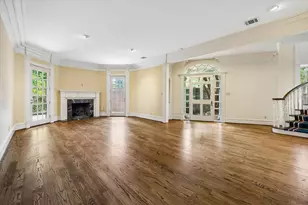 1 Pine Briar Cir, Houston, TX 77056 - Photo 2
