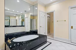 1 Pine Briar Cir, Houston, TX 77056 - Photo 22