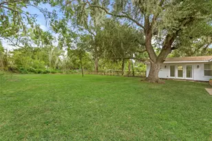 126 Daisy St, Lake Jackson, TX 77566 - Photo 34