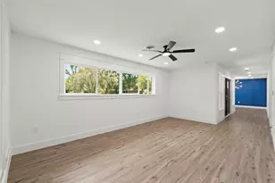 126 Daisy St, Lake Jackson, TX 77566 - Photo 8