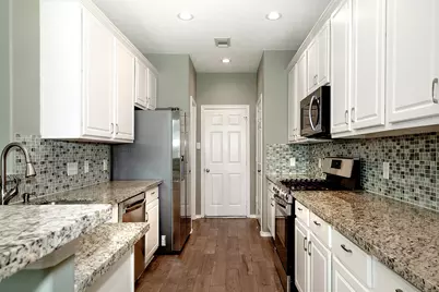 247 W Stedhill Loop, The Woodlands, TX 77384 - Photo 8