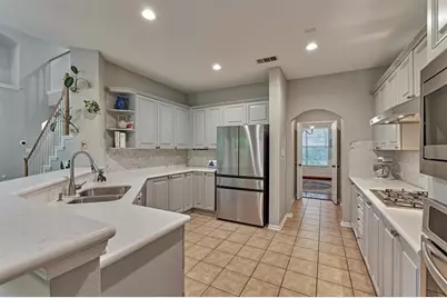 19 E Sundance Circle, The Woodlands, TX 77382 - Photo 10