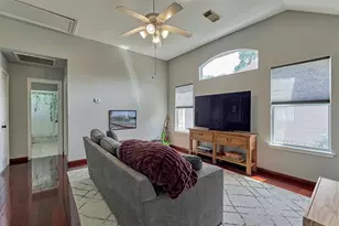 19 E Sundance Cir, The Woodlands, TX 77382 - Photo 32