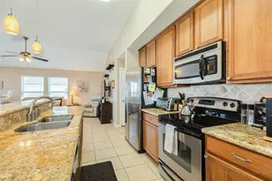 4114 Navarro Dr, Galveston, TX 77554 - Photo 18