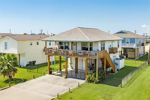 4114 Navarro Dr, Galveston, TX 77554 - Photo 2