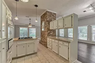 107 Velda Rose Ln, Conroe, TX 77304 - Photo 10