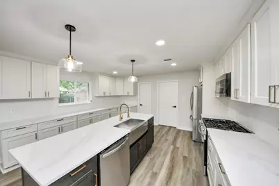 4311 Goldfinch Street, Houston, TX 77035 - Photo 12